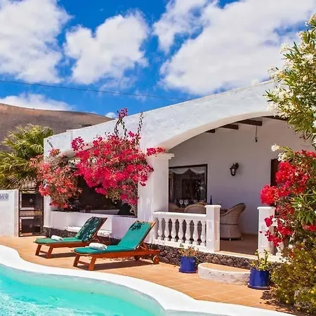 Villa La Asomada Sleeps 8 Pool Wifi